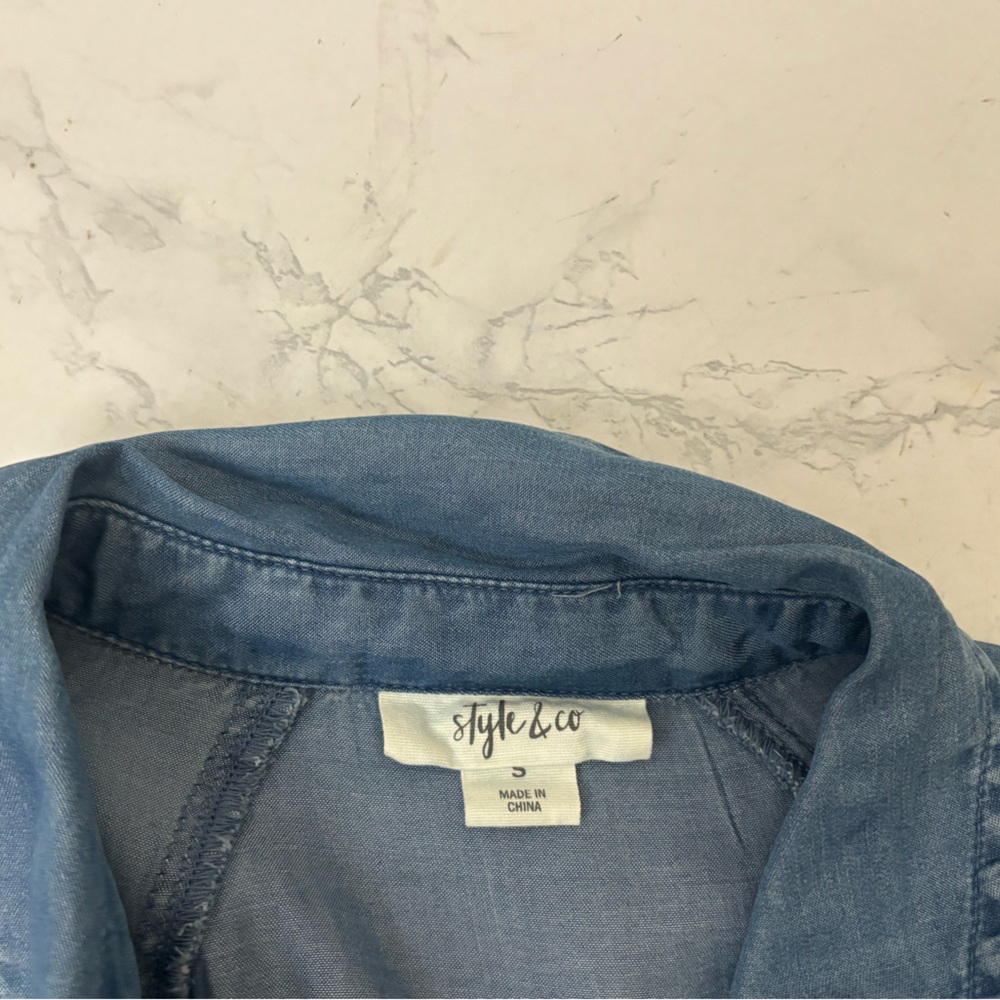 Style & Co Blue Chambray Top Women's S Button Down Sleeveless Cold Shoulder - Picture 4 of 5